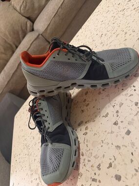 On Cloudstratus Road Running Shoe - Cobble Ivy